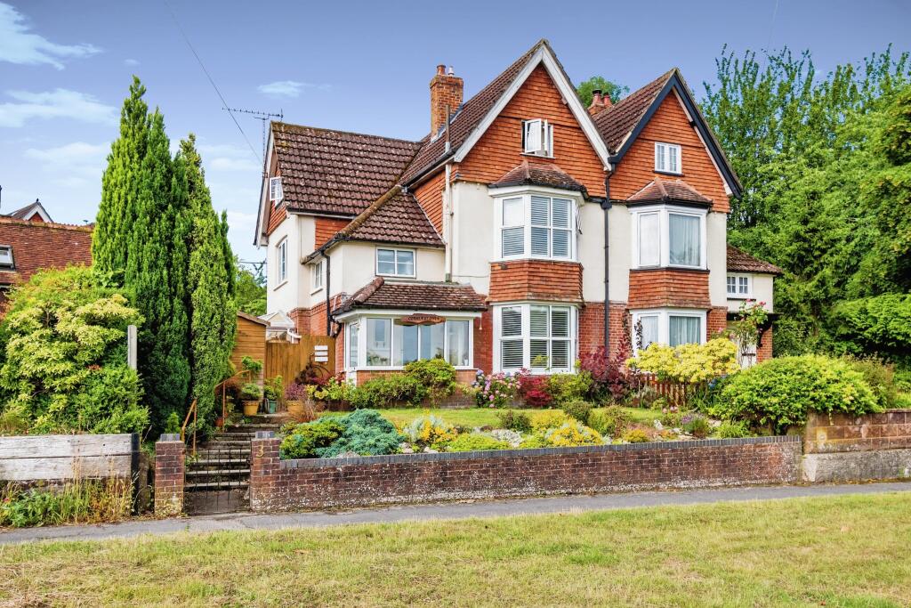 5 bedroom semidetached house for sale in Pikes Hill, Lyndhurst