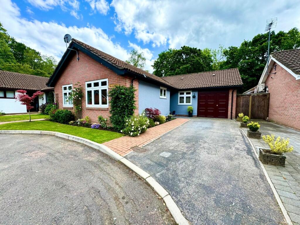 3 bedroom bungalow for sale in Chestnut Drive, Ashurst, Southampton