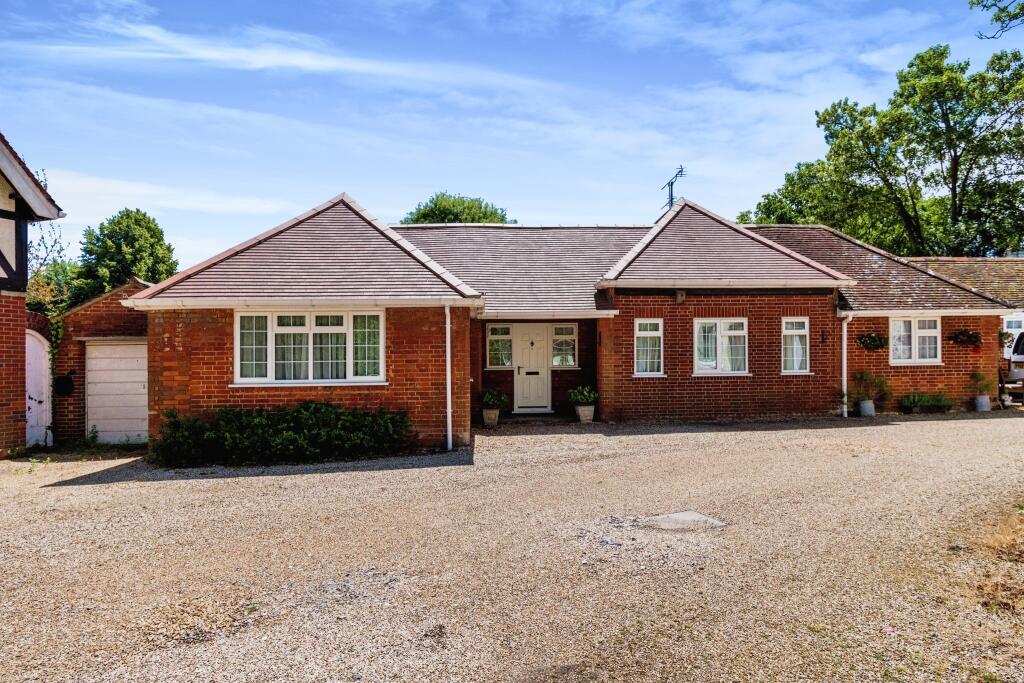 Main image of property: High Street, Lyndhurst, Hampshire, SO43