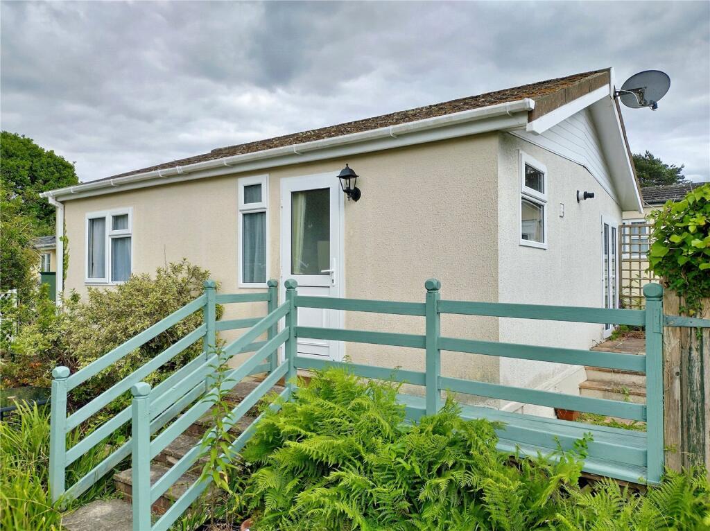 Main image of property: Thatched Cottage Park, Southampton Road, Lyndhurst, Hampshire, SO43