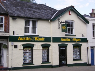 Austin & Wyatt, Lyndhurstbranch details