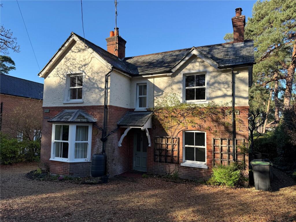 Main image of property: Ringwood Road, St. Ives, Ringwood, Dorset, BH24