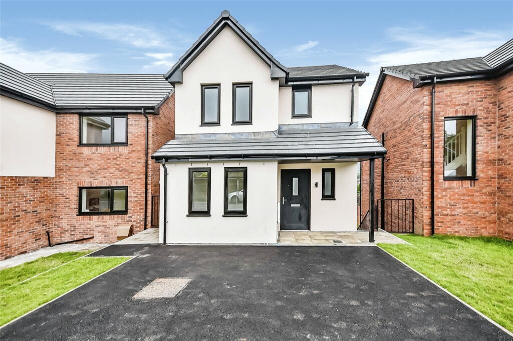 3 bedroom detached house for sale in Prospect Road, Dukinfield, SK16