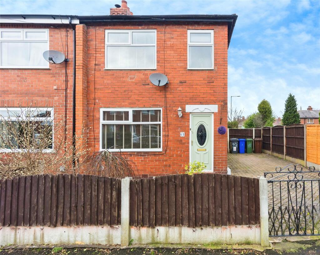 3 bedroom end of terrace house for sale in Freeman Road, Dukinfield