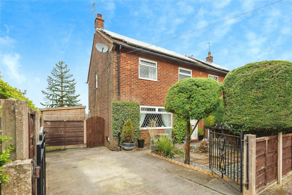 3 bedroom semidetached house for sale in Stayley Drive, STALYBRIDGE