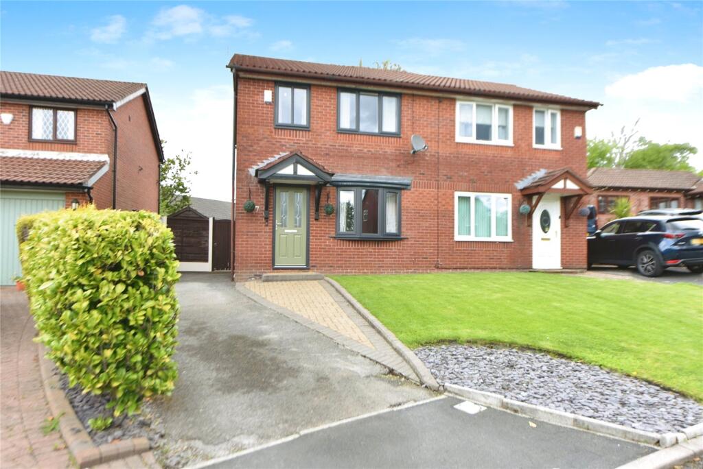 Main image of property: Redmire Mews, DUKINFIELD, Cheshire, SK16