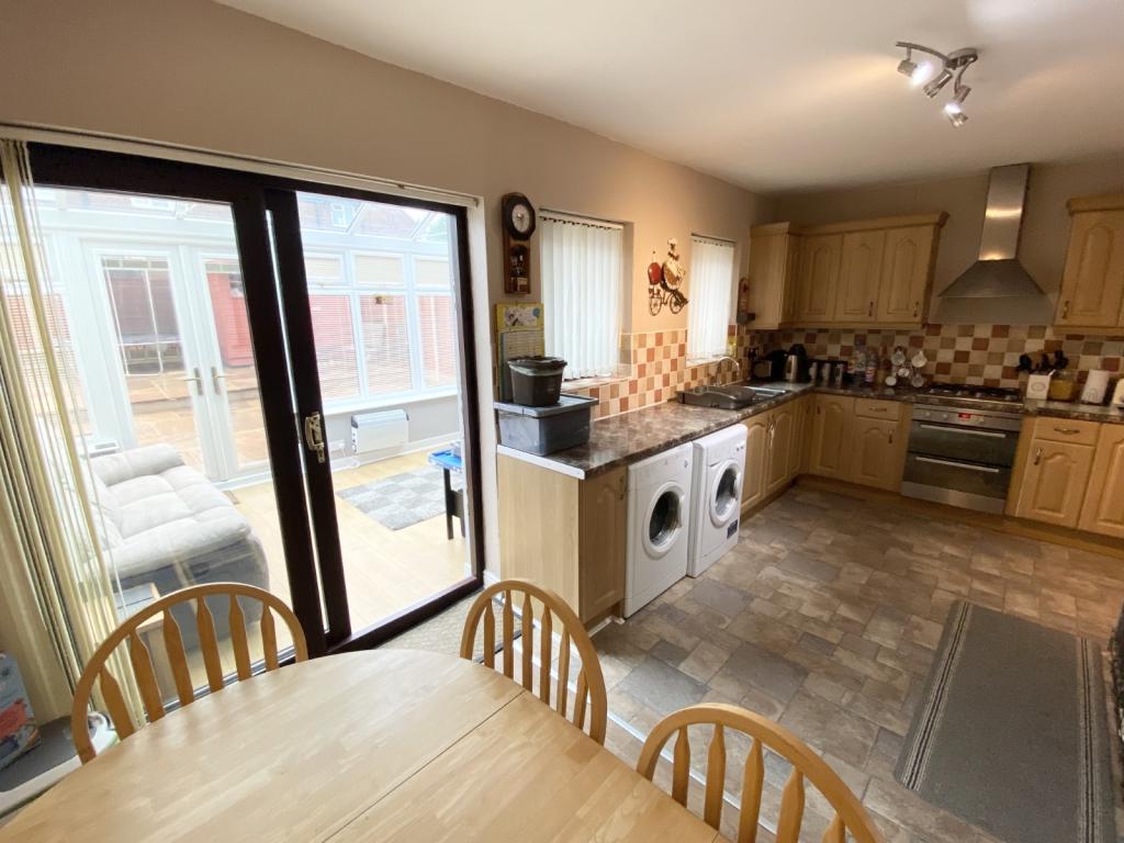 3 bedroom semidetached house for sale in Hickenfield Road, Newton