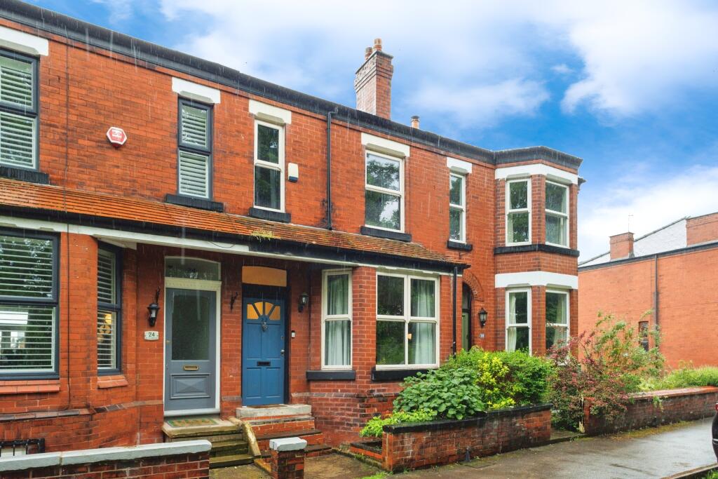 3 bedroom terraced house for sale in Moscow Road East, Stockport