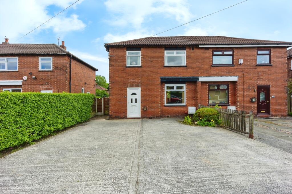 3 bedroom semidetached house for sale in Kingsway, Bredbury, Stockport