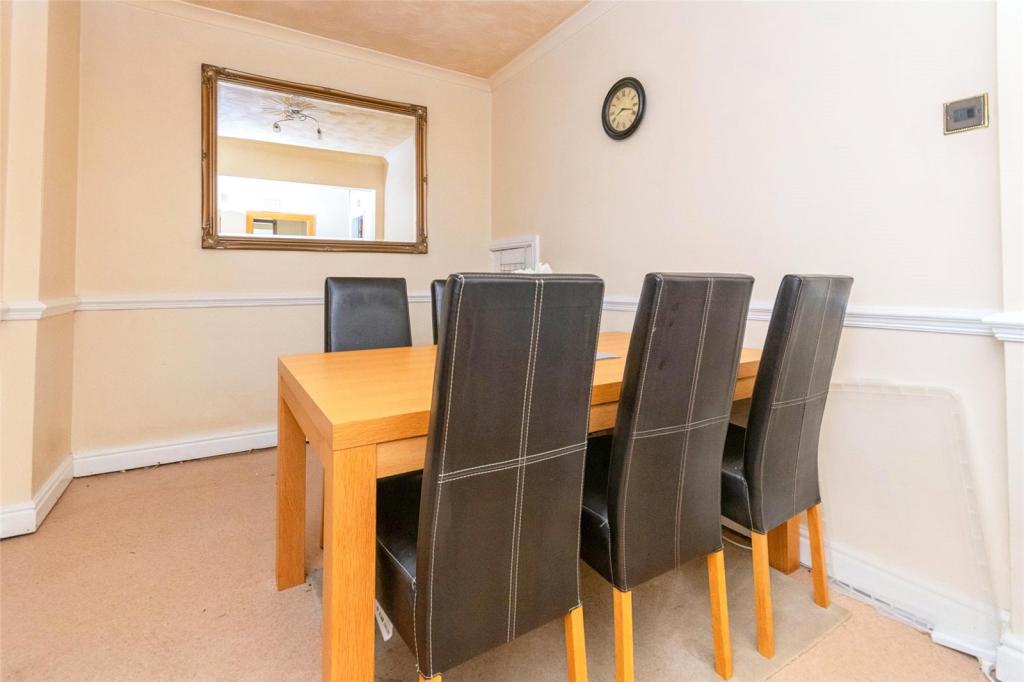 3 bedroom semidetached house for sale in Higher Bents Lane, Bredbury