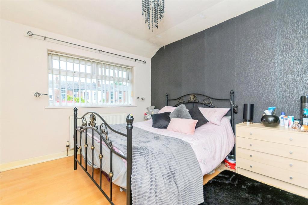 3 bedroom semidetached house for sale in Higher Bents Lane, Bredbury