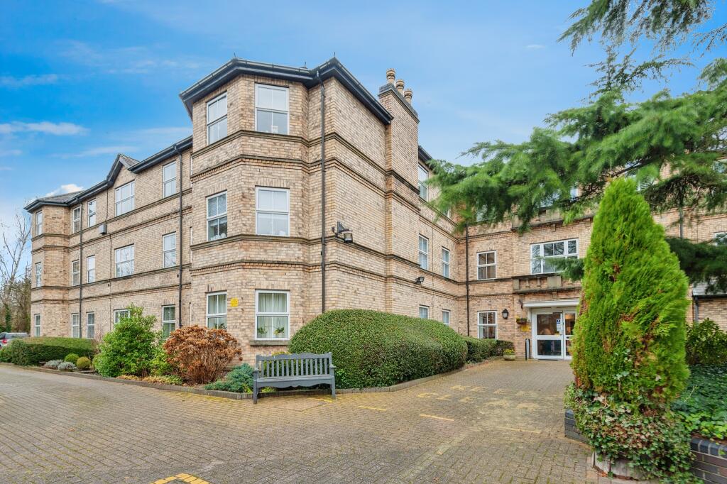 1-bedroom-flat-for-sale-in-brook-lane-alderley-edge-cheshire-sk9