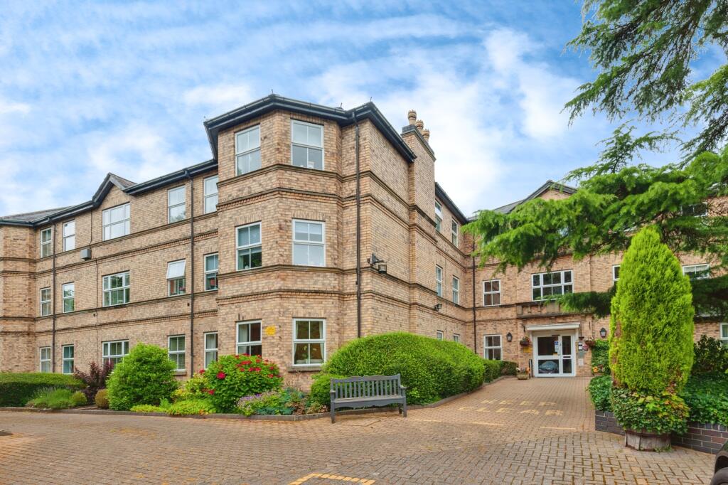 2 bedroom flat for sale in Brook View, Brook Lane, Alderley Edge