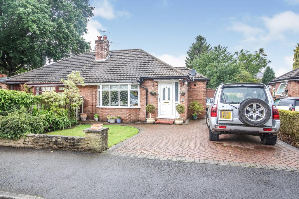 2 bedroom bungalow for sale in Clifford Road, Wilmslow, Cheshire, ., SK9