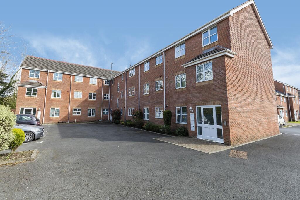 2 bedroom flat for sale in Forsythia Drive, ClaytonleWoods, Chorley, Lancashire, PR6
