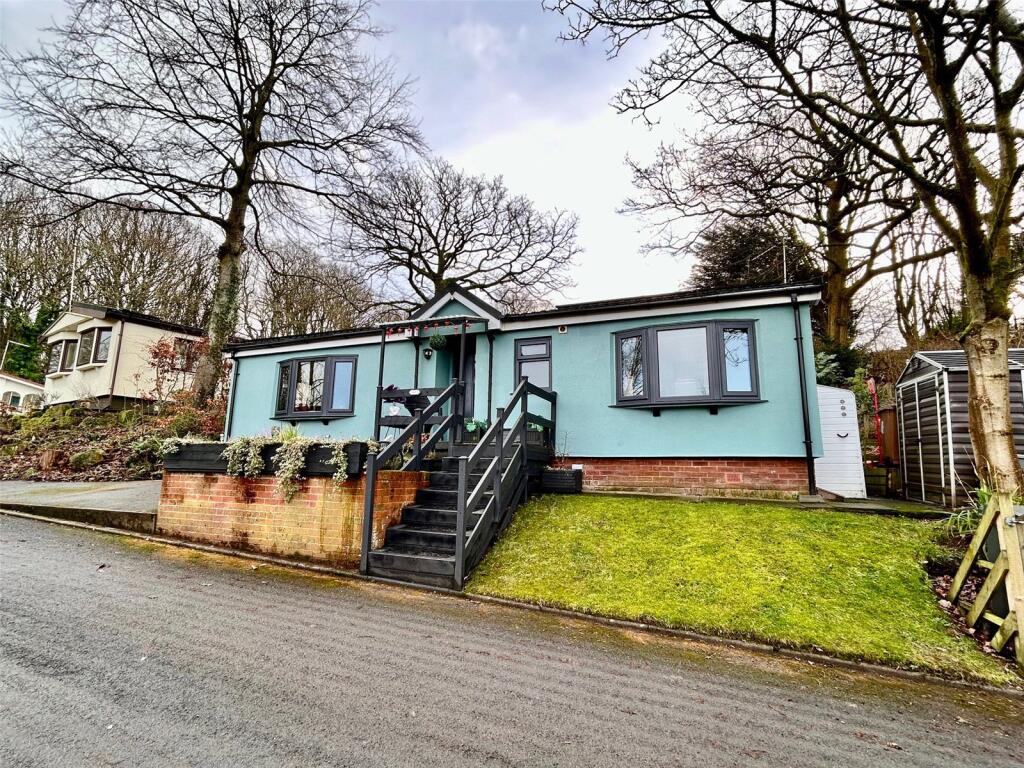Main image of property: Oakland Glen, Walton-le-Dale, Preston, Lancashire, PR5