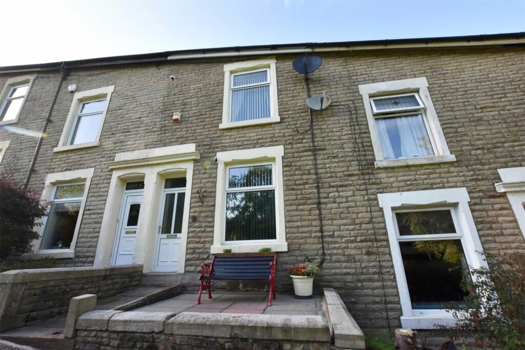 3 bedroom terraced house for sale in Radfield Avenue, Bold Venture