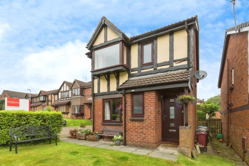 3 bedroom detached house for sale in Regents View, Pleckgate, Blackburn