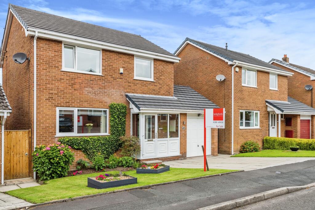 4 bedroom detached house for sale in Healdwood Drive, Burnley