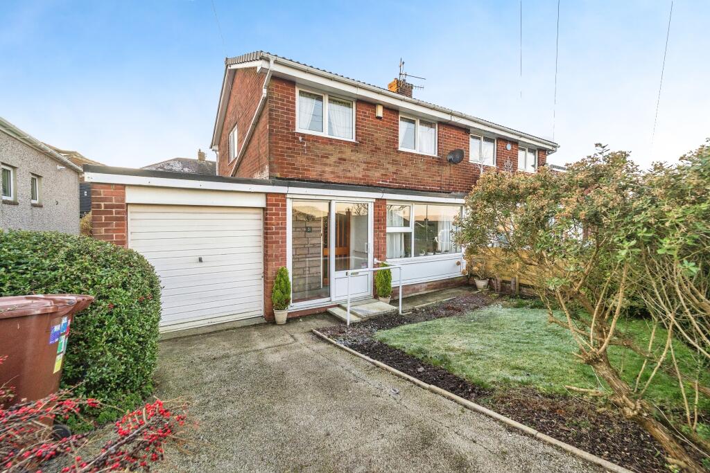 3 bedroom semidetached house for sale in Linton Drive, Burnley, BB11