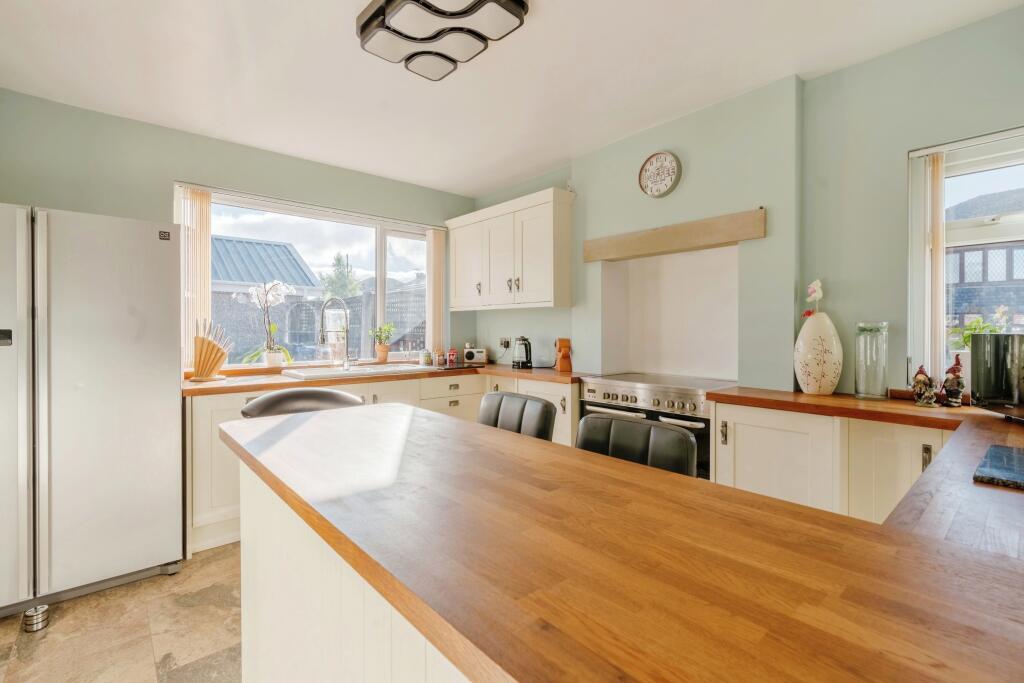 Additional property image - Highfield Avenue, Burnley, Lancashire, BB10
