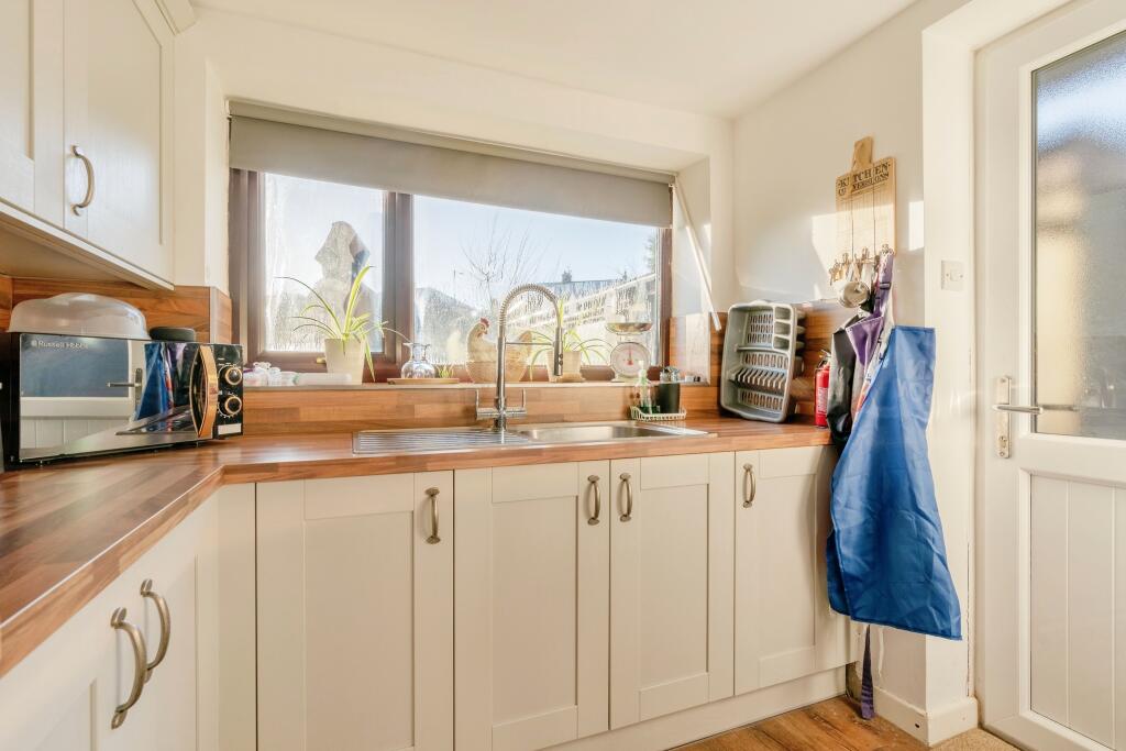 Additional property image - Plane Tree Close, Burnley, Lancashire, BB11