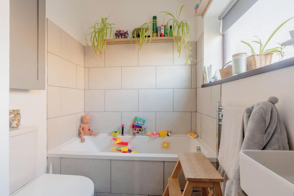 Additional property image - Plane Tree Close, Burnley, Lancashire, BB11