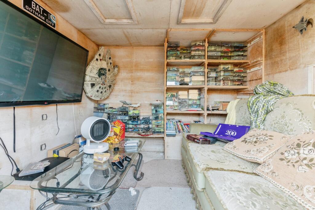 Additional property image - Plane Tree Close, Burnley, Lancashire, BB11