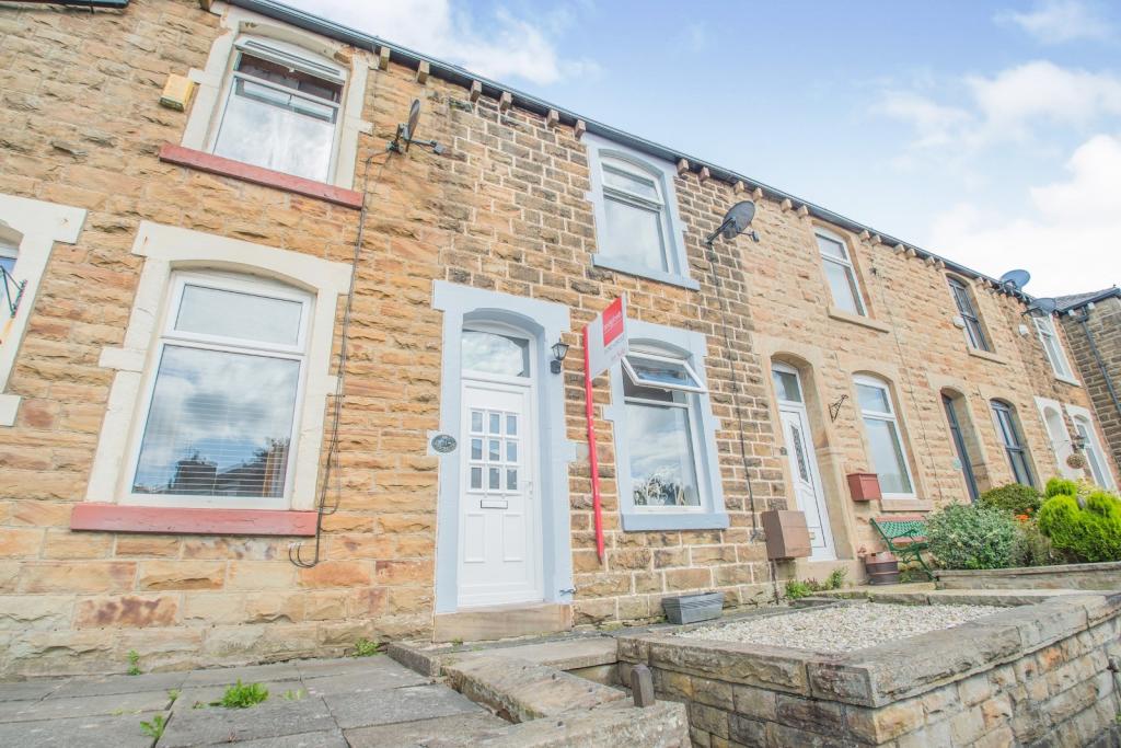 2 bedroom terraced house for sale in Park Road, Cliviger, Burnley