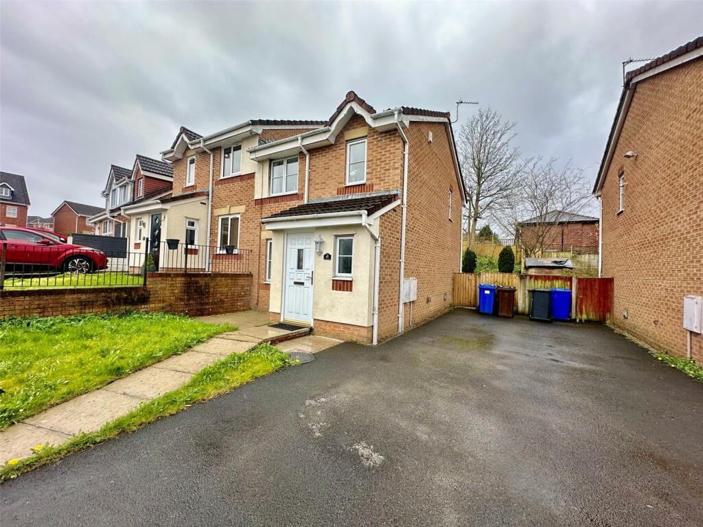 3 bedroom semidetached house for sale in Greendale Drive, Radcliffe, Manchester, Greater