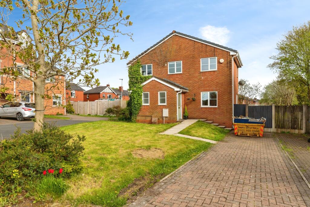 3 bedroom detached house for sale in Hayling Close, Brandlesholme, Bury