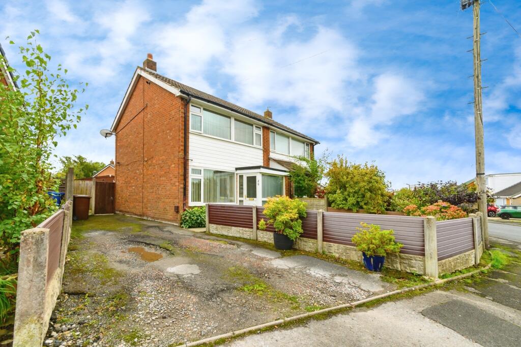 3 bedroom semi-detached house