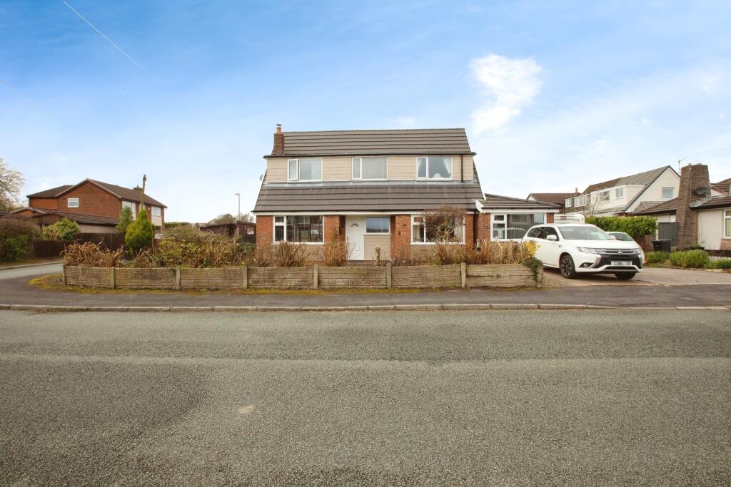 4 bedroom detached house for sale in Windsor Drive, Brinscall, Chorley