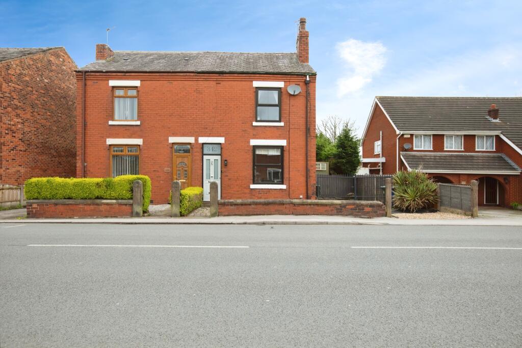 2 bedroom semidetached house for sale in Spendmore Lane, Coppull