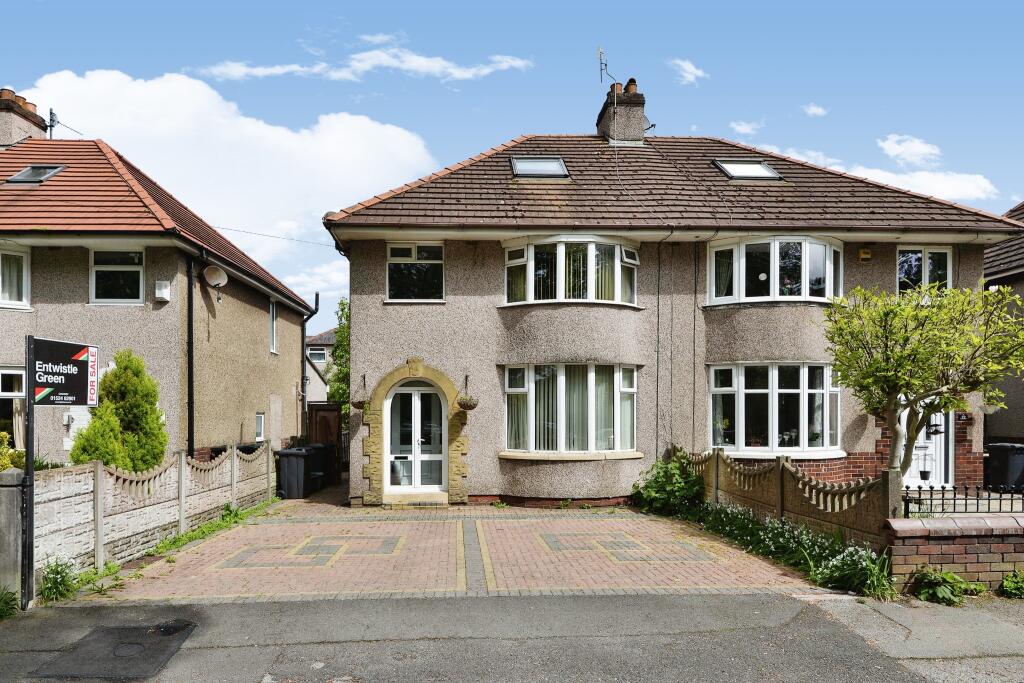 3 bedroom semidetached house for sale in Torrisholme Road, Lancaster