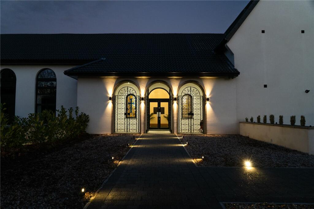 4 bedroom town house for sale in Broadway, Morecambe, Lancashire, LA4