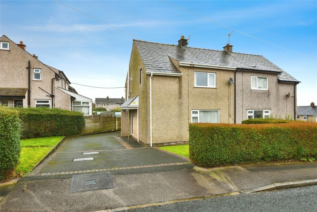 2 bedroom semidetached house for sale in Windermere Road, Carnforth