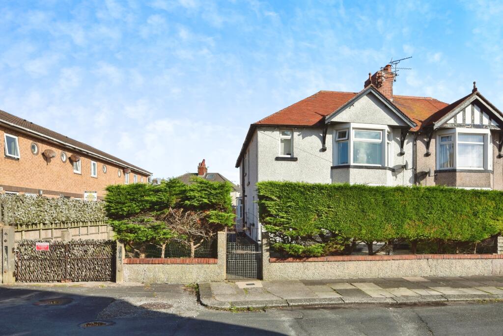 4 bedroom semidetached house for sale in Gloucester Drive, Heysham