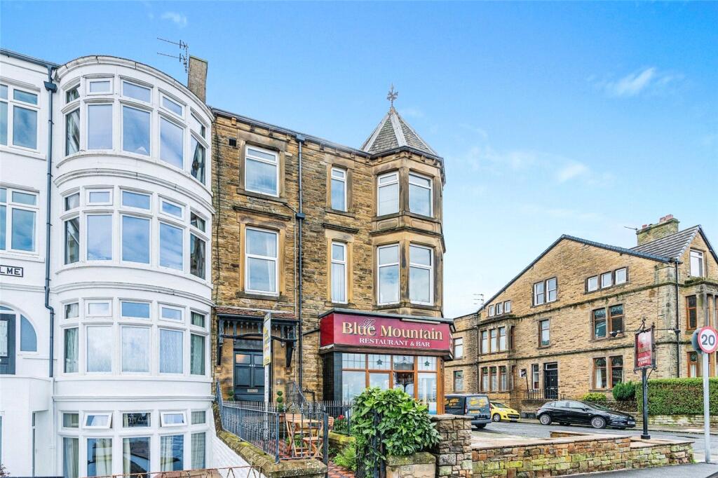 3 bedroom flat