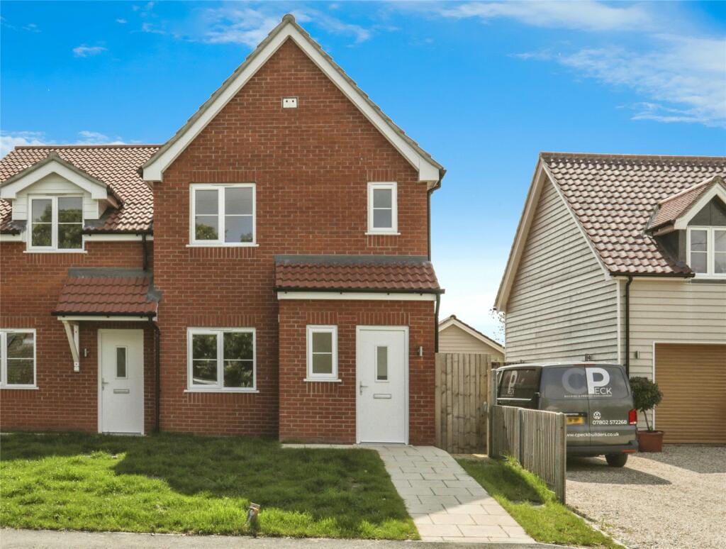 3 bedroom semidetached house for sale in Livermere Road, Troston, Bury