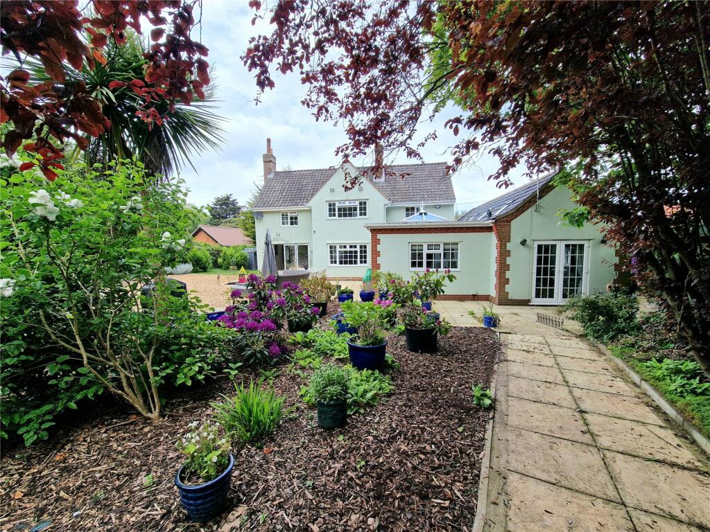 5 bedroom detached house for sale in Cromer Road, Overstrand, Cromer