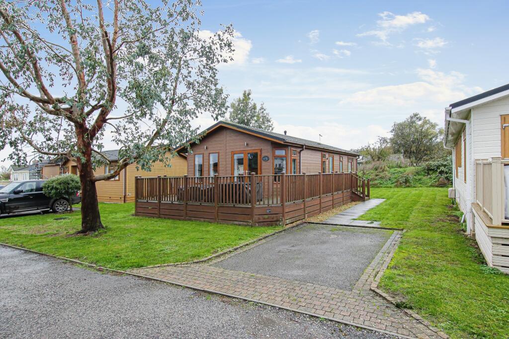 2 bedroom detached house for sale in Cambridge Road, Stretham, Ely, CB6