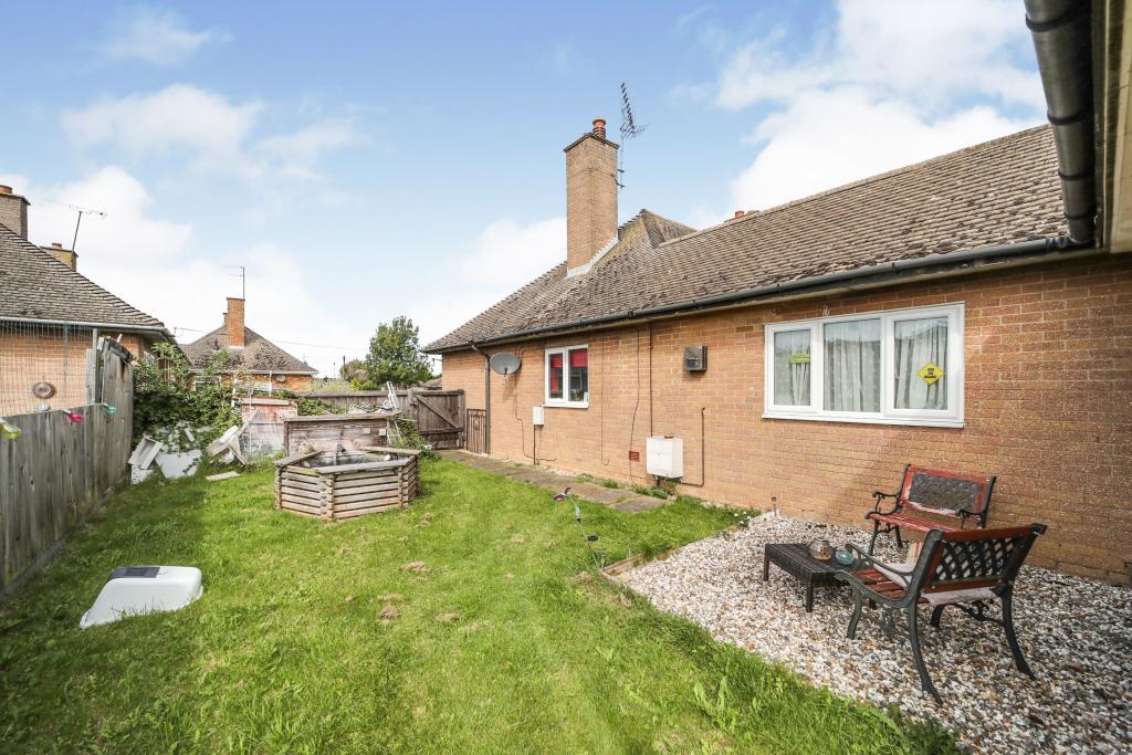 3 bedroom bungalow for sale in Longfield Road, Littleport, Ely