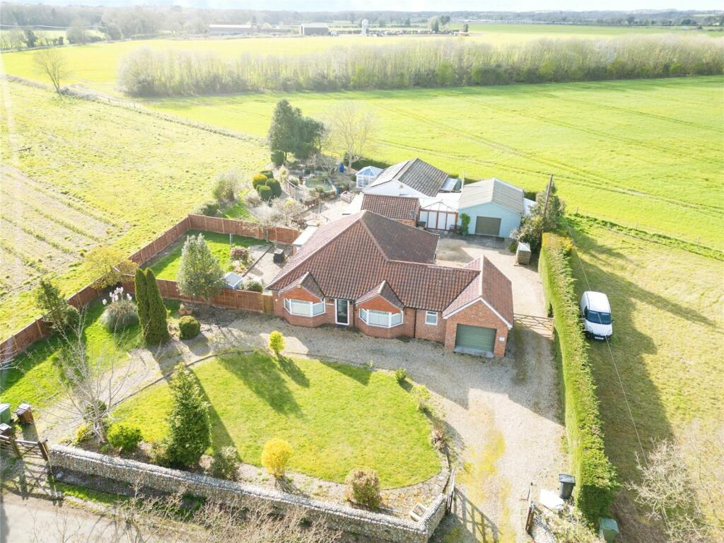 5 bedroom bungalow for sale in Elmham Road, Beetley, Dereham, Norfolk, NR20