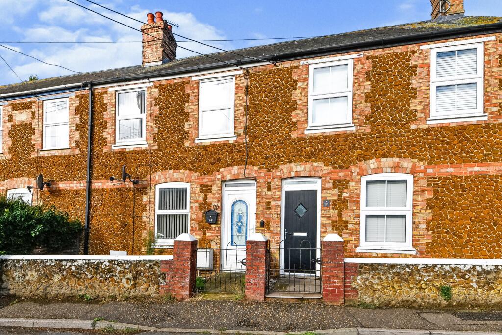2 bedroom terraced house for sale in Park Lane, King's Lynn