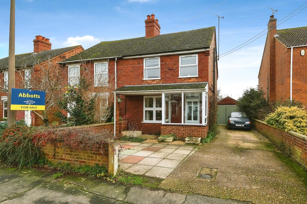 2 bedroom semidetached house for sale in Pansey Drive, Dersingham