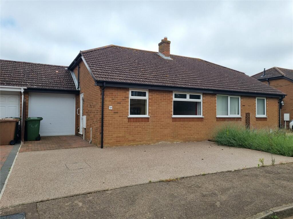 2 bedroom bungalow for sale in Leaside, Heacham, King's Lynn, Norfolk, PE31