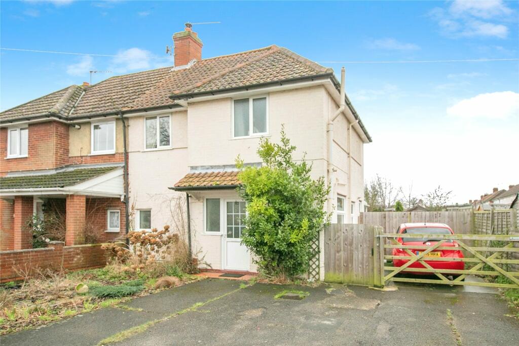 2 bedroom semidetached house for sale in Morland Road, Ipswich