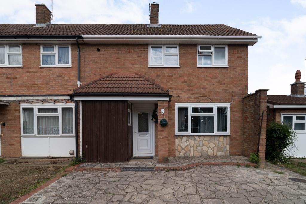 2 bedroom end of terrace house for sale in Bonnygate, Basildon, SS14