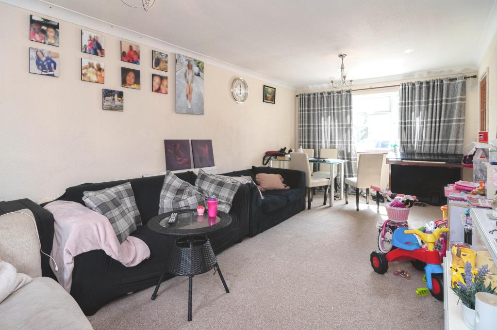 2 bedroom end of terrace house for sale in Bonnygate, Basildon, SS14